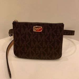 MICHAEL KORS MK logo fanny pack size L Brown